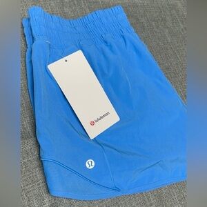 Lululemon Hotty Hot HR Short 2.5 inch Lined. NWT POOL.